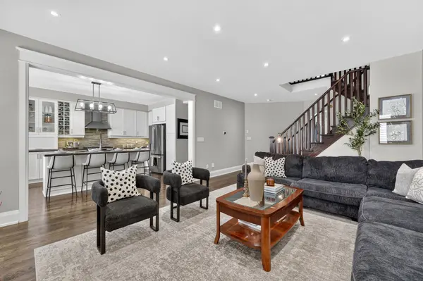 55 Faris ST, Bradford West Gwillimbury, ON L3Z 0C5