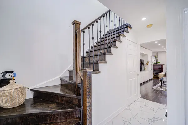 24 Willow Trail RD, Markham, ON L6E 1V2