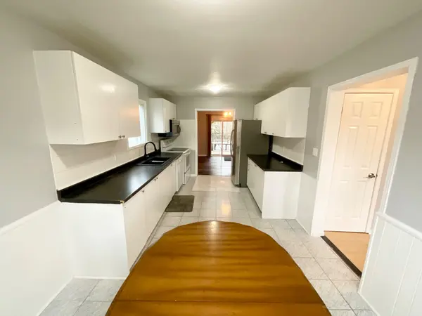 2505 Lloyd ST, Innisfil, ON L9S 2H2