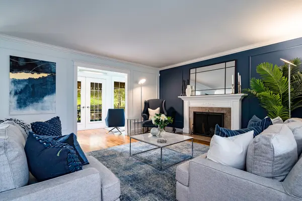 9 Purple Hill LN, Clearview, ON L0M 1G0