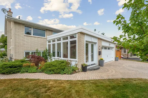 16 Davies CRES, Barrie, ON L4M 2M3