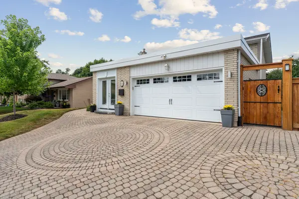 16 Davies CRES, Barrie, ON L4M 2M3