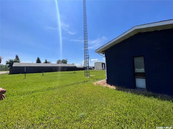 402 Hill AVENUE, Cut Knife, SK S9A 0N0