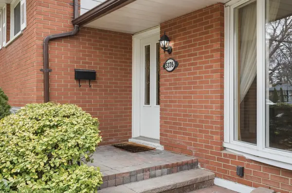 5376 Spruce AVE, Burlington, ON L7L 1N7