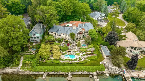 872 Whittier CRES, Mississauga, ON L5H 2X3