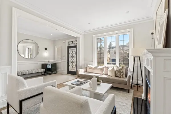 40 Hilldowntree RD, Toronto W08, ON M9A 2Z8