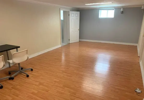 271 Delta ST #Bsmt, Toronto W06, ON M8W 4G1