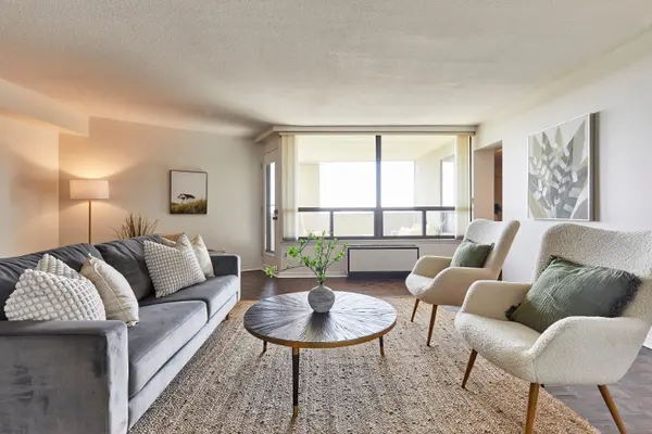 296 Mill RD #E8, Toronto W08, ON M9C 4X8