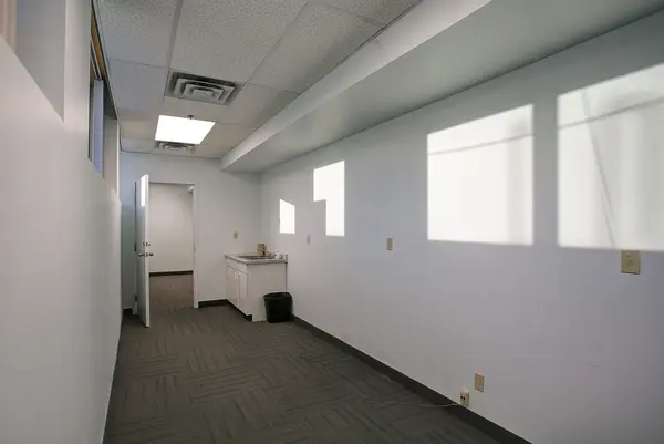 2150 Winston Park DR #204, Oakville, ON L6H 5W1