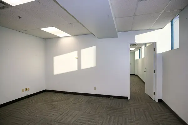 2150 Winston Park DR #204, Oakville, ON L6H 5W1