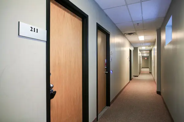 2140 Winston Park DR #211, Oakville, ON L6H 5W1