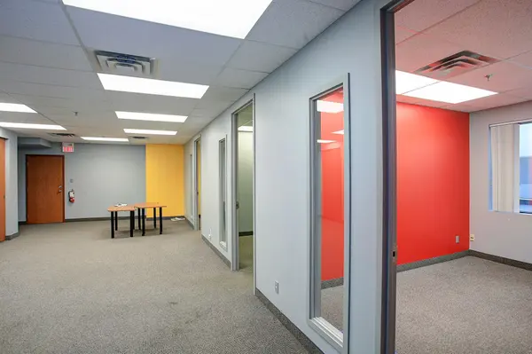 2140 Winston Park DR #211, Oakville, ON L6H 5W1