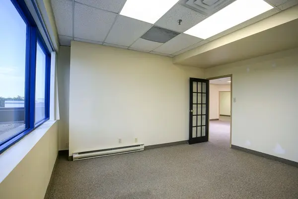 2140 Winston Park DR #204, Oakville, ON L6H 5W1