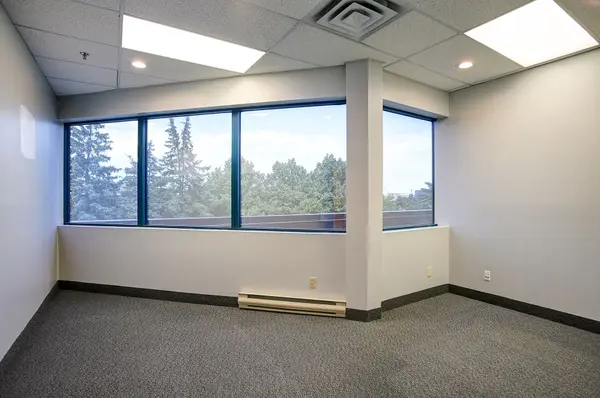 2140 Winston Park DR #202, Oakville, ON L6H 5W1