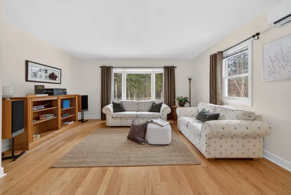 108 Dutch RD, Prince Edward County, ON K0K 1T0