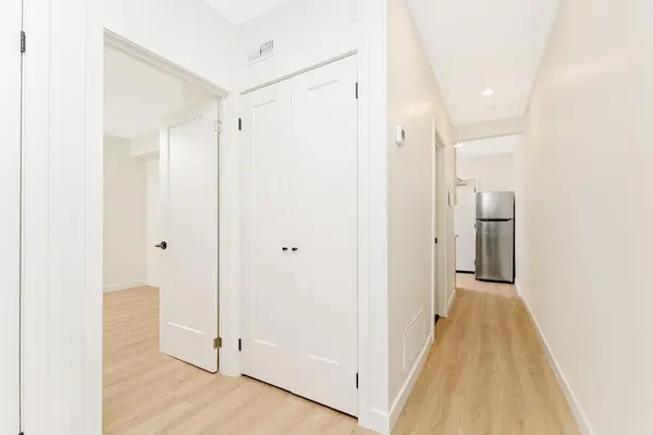 127 Victoria AVE S #8, Hamilton, ON L8N 2S9