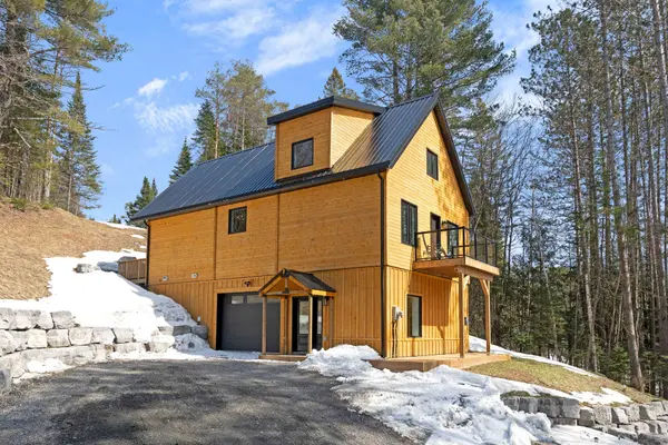 81 Balsam Chutes RD, Huntsville, ON P0B 1L0