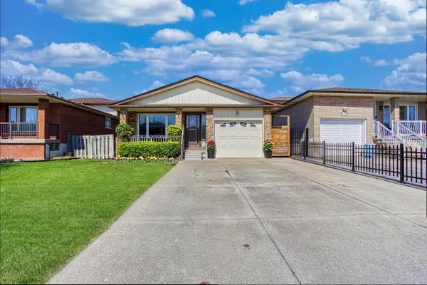 4 Colgate CT, Hamilton, ON L9C 6Z6