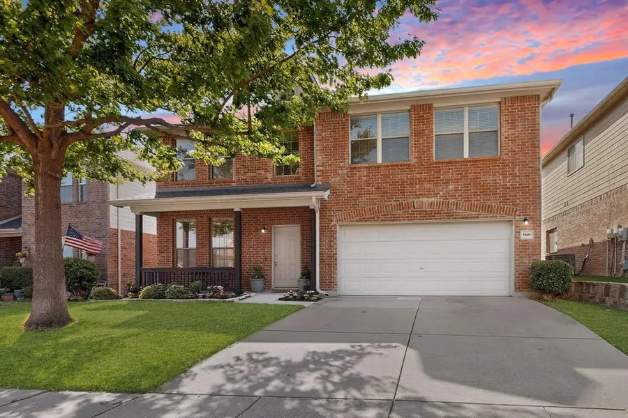 9009 Golden Sunset Trail, Fort Worth, TX 76244