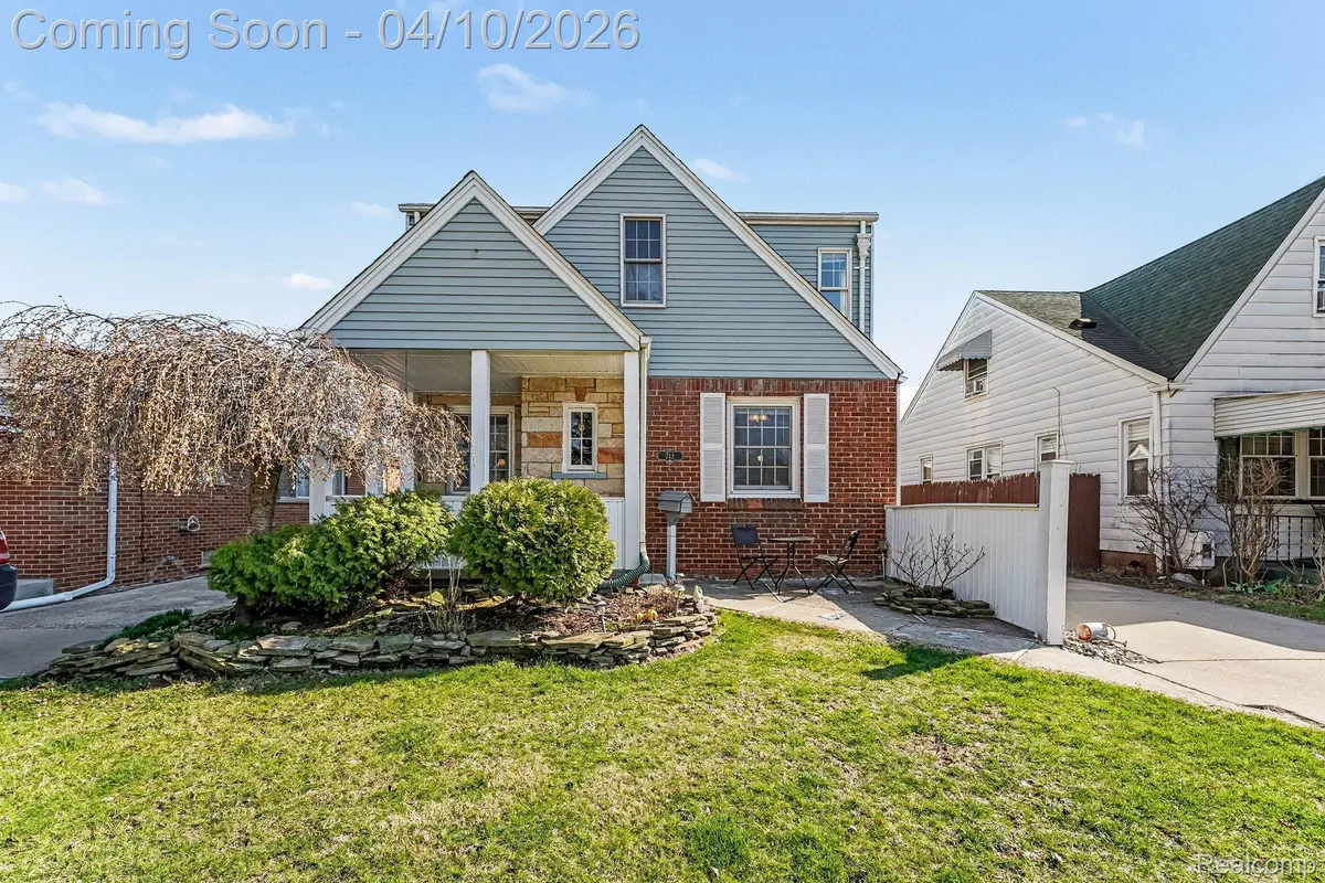 713 Riverbank ST, Lincoln Park, MI 48146