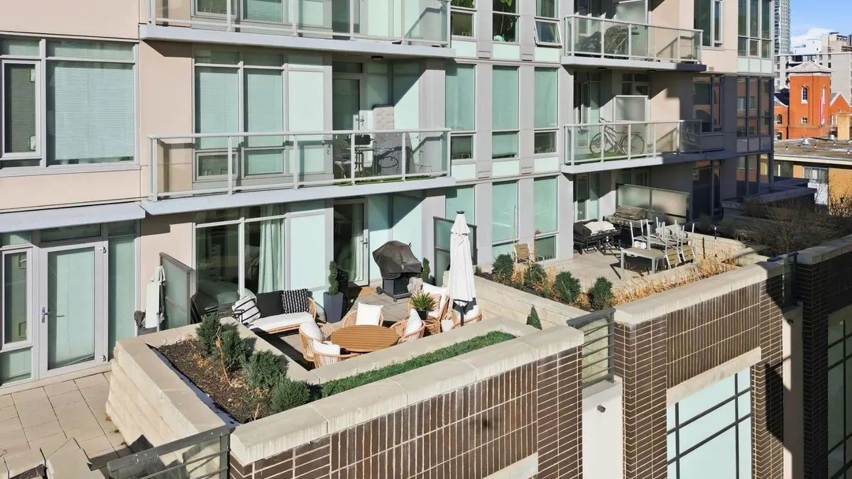 1500 7 ST SW #301, Calgary, AB T2R 1A7