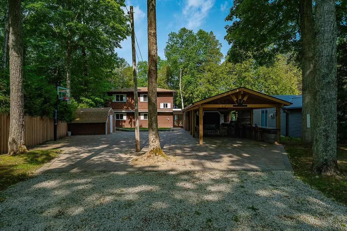 170 Francis DR, Georgian Bluffs, ON N0H 2K0