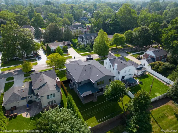 394 S Glenhurst DR, Birmingham, MI 48009