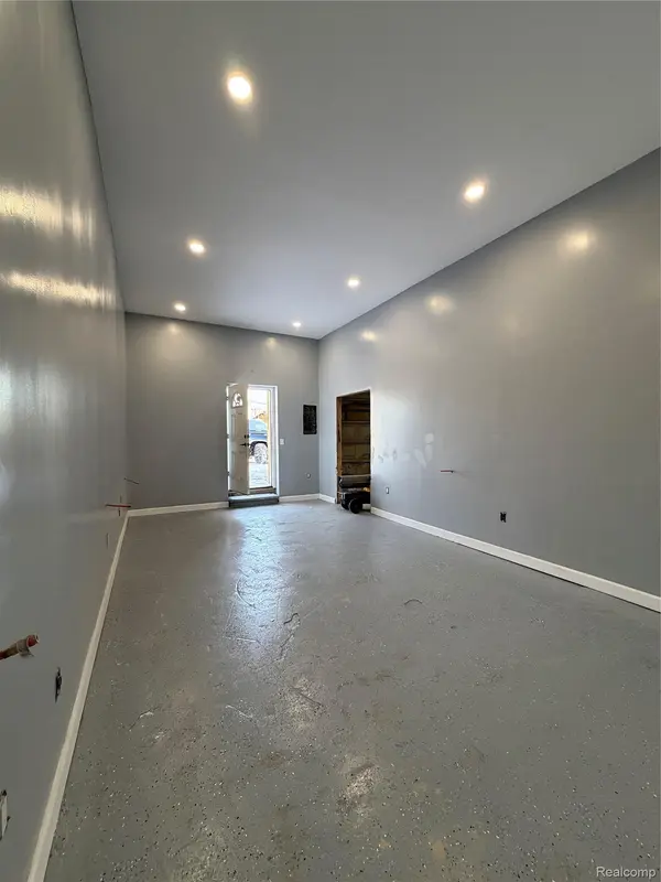 7647 Joy RD, Detroit, MI 48204