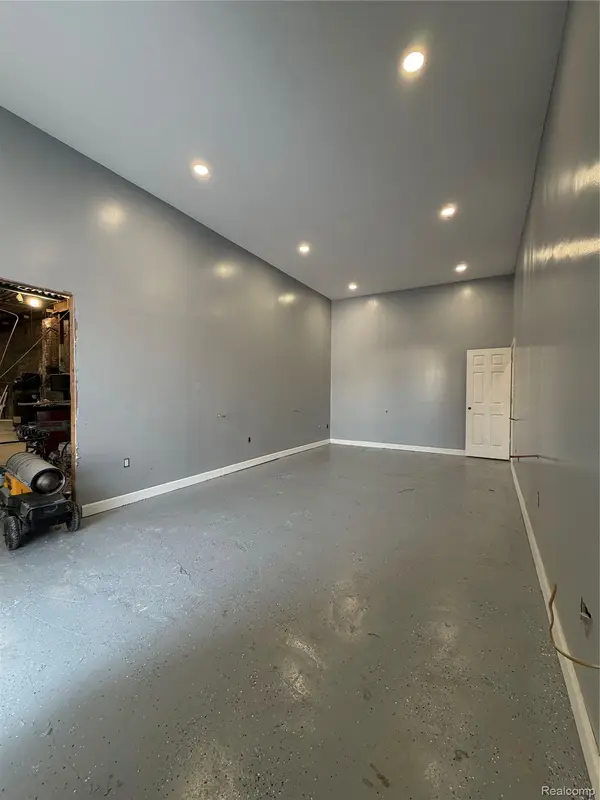 7647 Joy RD, Detroit, MI 48204