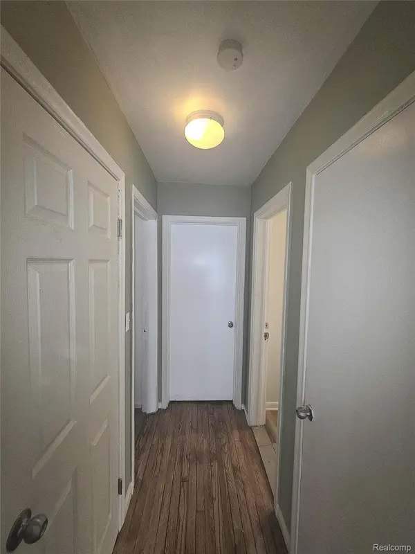 8882 Grandville AVE, Detroit, MI 48228