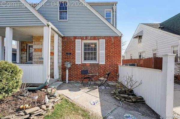 713 Riverbank ST, Lincoln Park, MI 48146