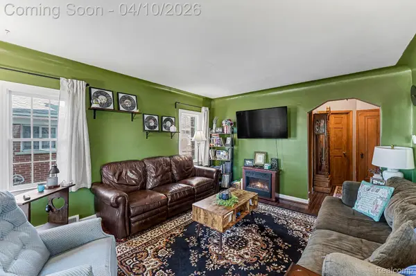 713 Riverbank ST, Lincoln Park, MI 48146