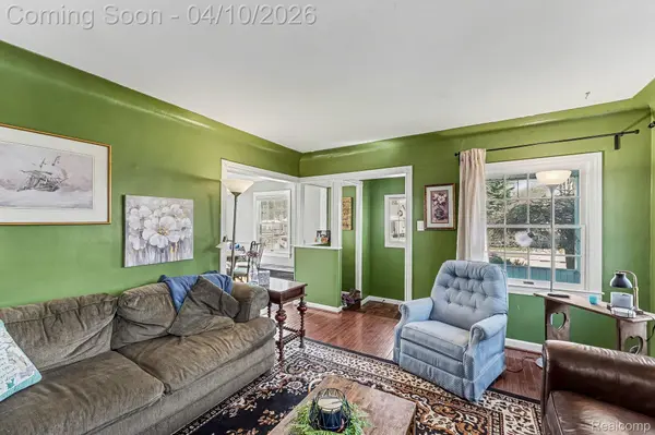 713 Riverbank ST, Lincoln Park, MI 48146