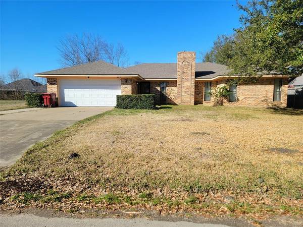 603 W 12th Street, Clarksville, TX 75426