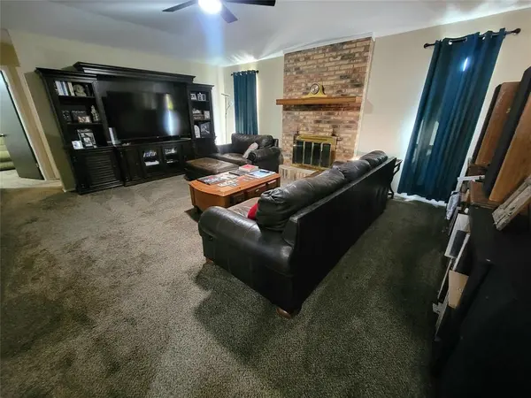 603 W 12th Street, Clarksville, TX 75426