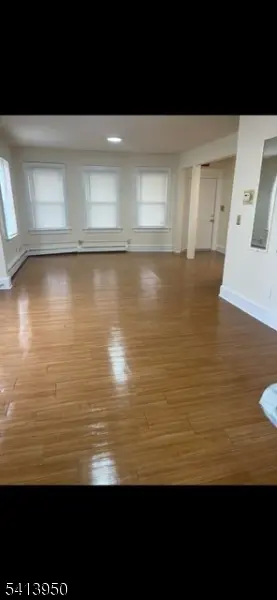 10 New St, Dover Town, NJ 07801