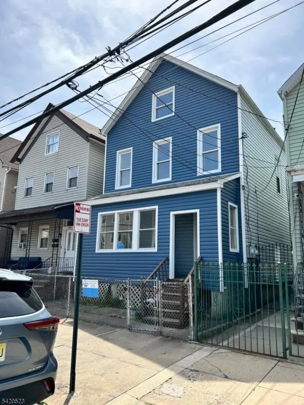 222 Inslee Pl #2, Elizabeth City, NJ 07206