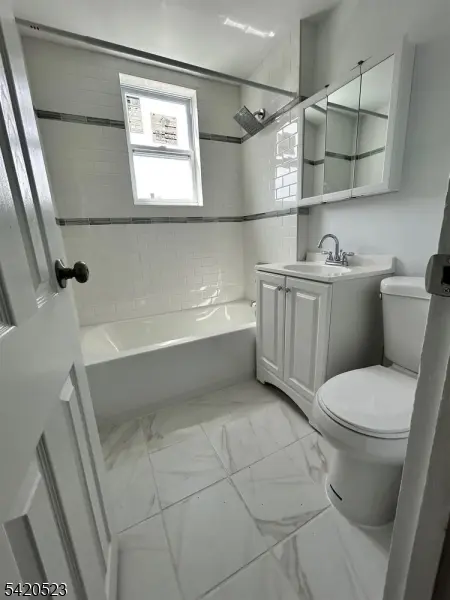 222 Inslee Pl #2, Elizabeth City, NJ 07206