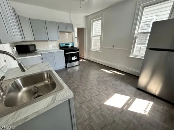 222 Inslee Pl #2, Elizabeth City, NJ 07206