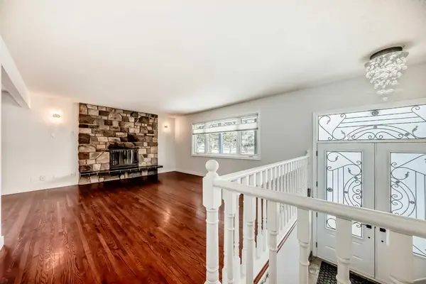 9723 Fairmount DR SE, Calgary, AB T2J0R9