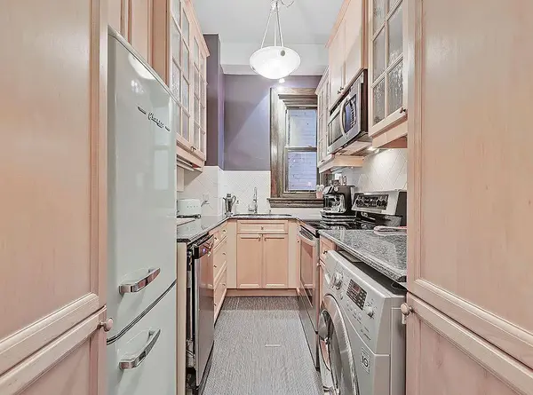 804 18 AVE SW #100, Calgary, AB T2T 0G8