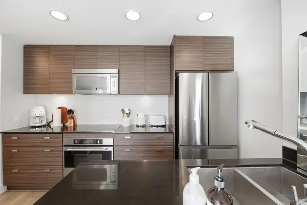 1500 7 ST SW #301, Calgary, AB T2R 1A7