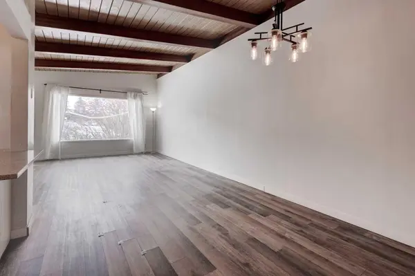 717 67 AVE SW, Calgary, AB T2V 0M4