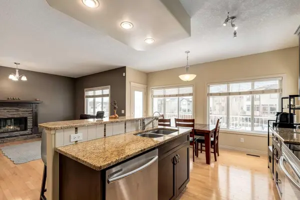 109 Westmount PL, Okotoks, AB T1S 0B4