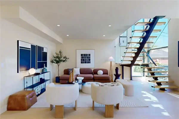 28 Dunsmore GDNS, Toronto C06, ON M3H 3M2