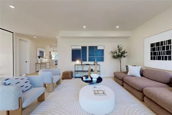 28 Dunsmore GDNS, Toronto C06, ON M3H 3M2