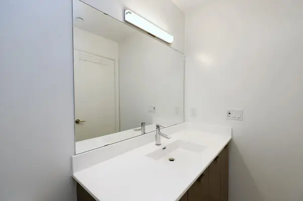 275 Village Green SQ #216, Toronto E07, ON M1S 0L8