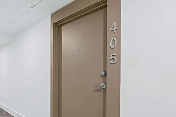 1010 Sandy Beach RD #405, Pickering, ON L1W 0C7