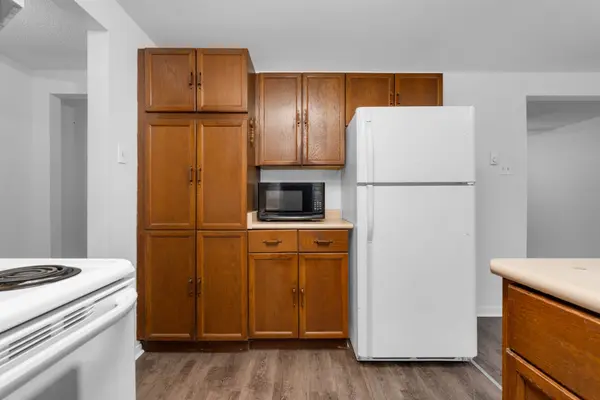 8 Maple Leaf TER, Innisfil, ON L0L 1L0