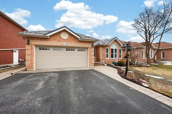4 Darling CRES, New Tecumseth, ON L9R 1P4